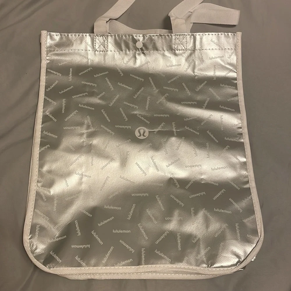 Lululemon large bag - Picture 6 of 8